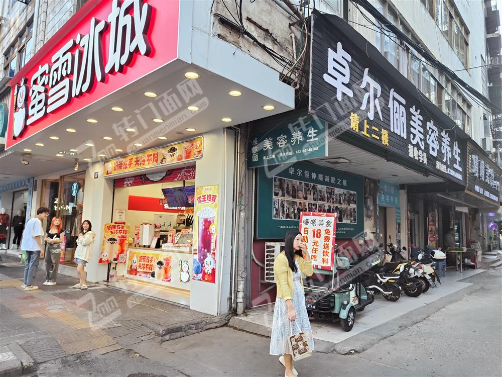 南康夜市街蜜雪冰城旁餐馆低价转让
