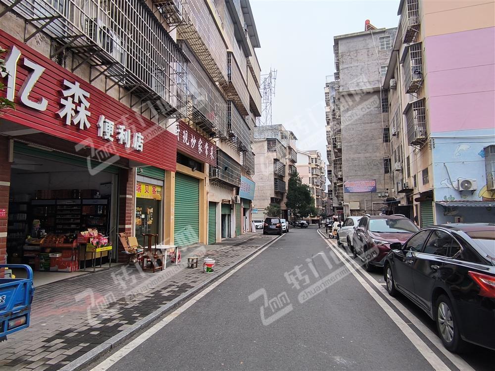 开发区杨梅新村双门面租金便宜便利店5.6万转让