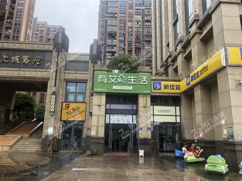 低价转让大型小区出入口100平临街旺铺（可空转）